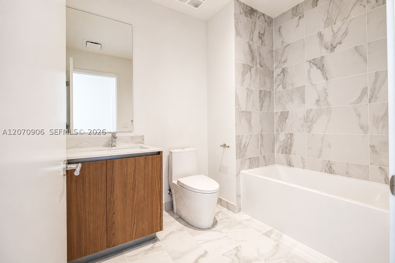 1400 Biscayne Blvd #3401, Miami FL 33132
