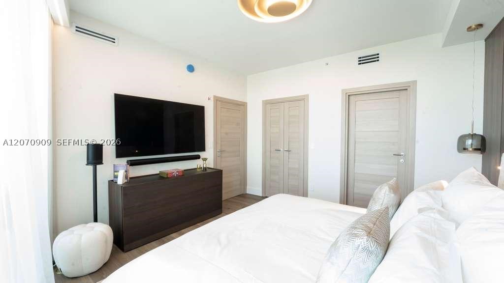 888 Biscayne Blvd #1509, Miami FL 33132