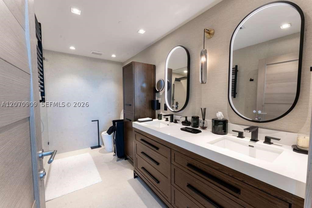 888 Biscayne Blvd #1509, Miami FL 33132