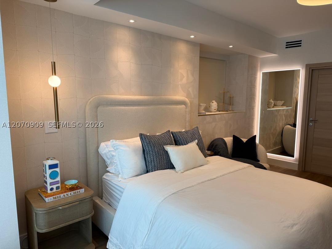 888 Biscayne Blvd #1509, Miami FL 33132