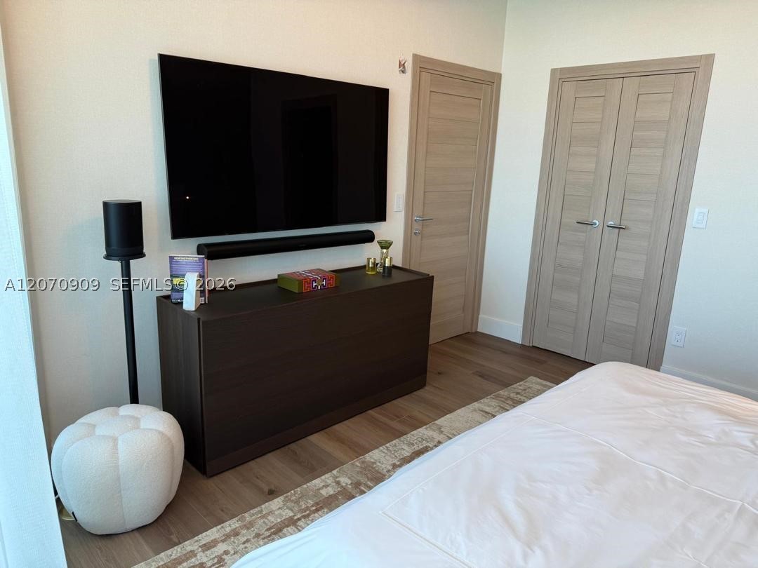 888 Biscayne Blvd #1509, Miami FL 33132