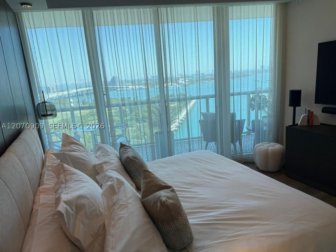 888 Biscayne Blvd #1509, Miami FL 33132