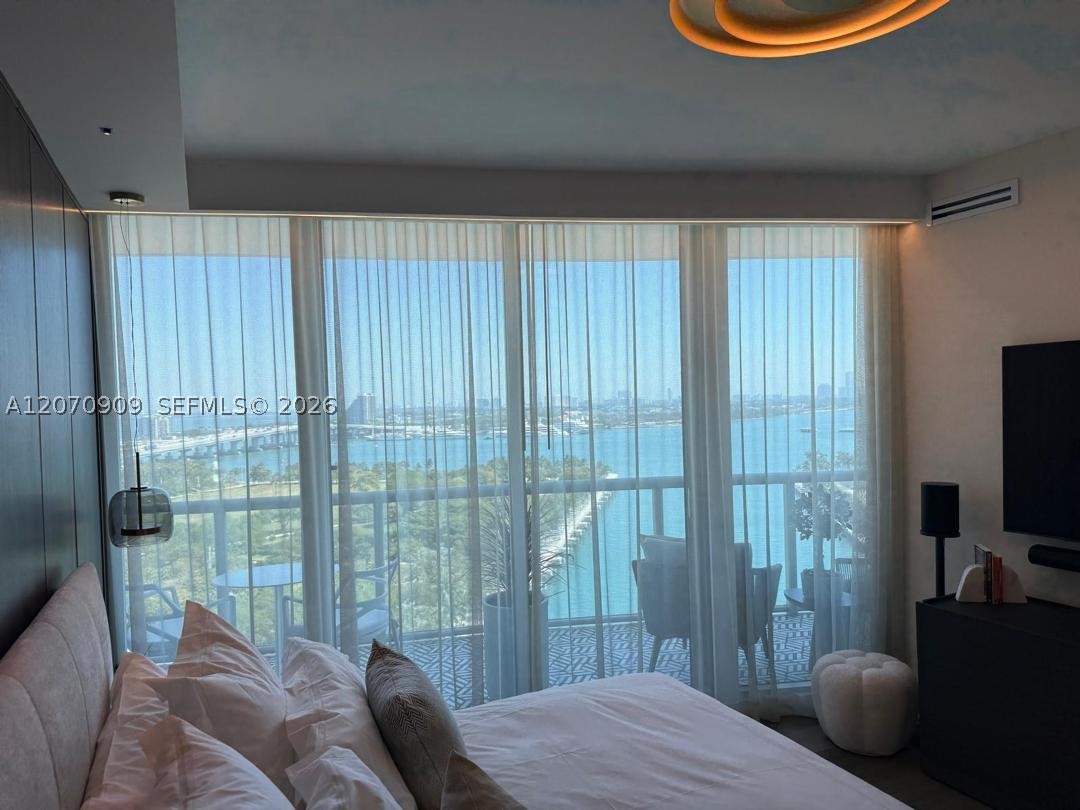 888 Biscayne Blvd #1509, Miami FL 33132