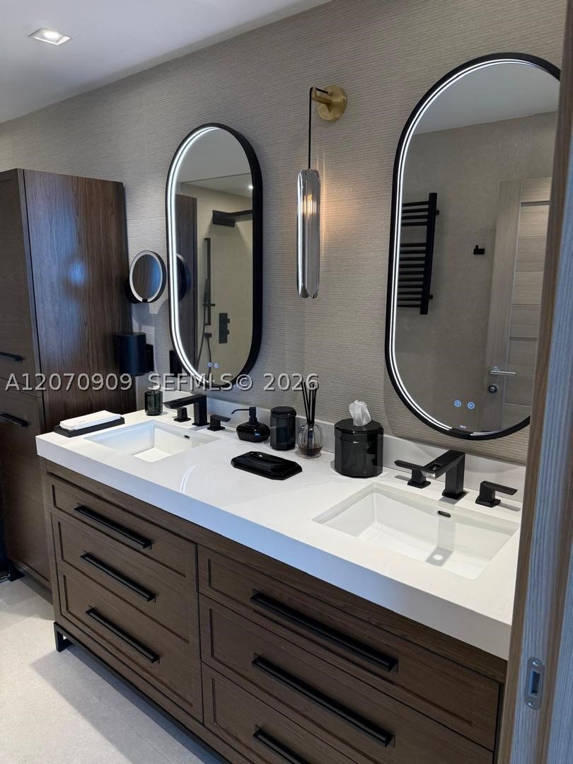 888 Biscayne Blvd #1509, Miami FL 33132