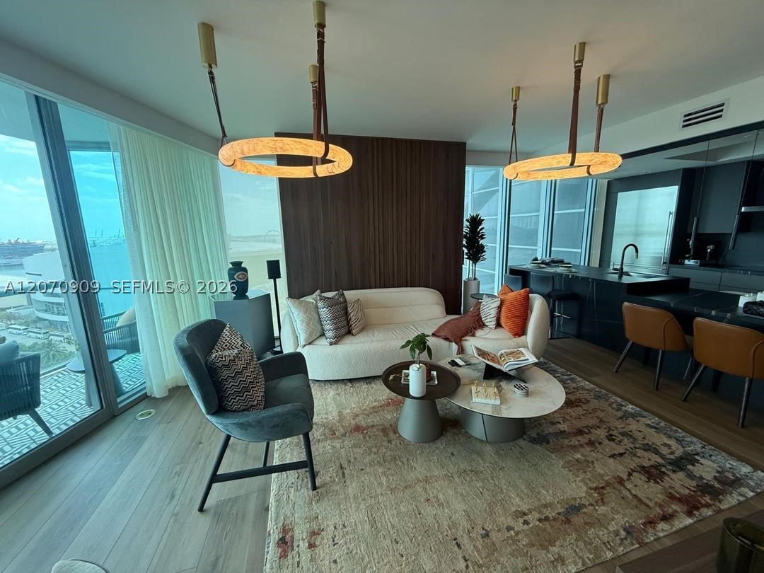 888 Biscayne Blvd #1509, Miami FL 33132