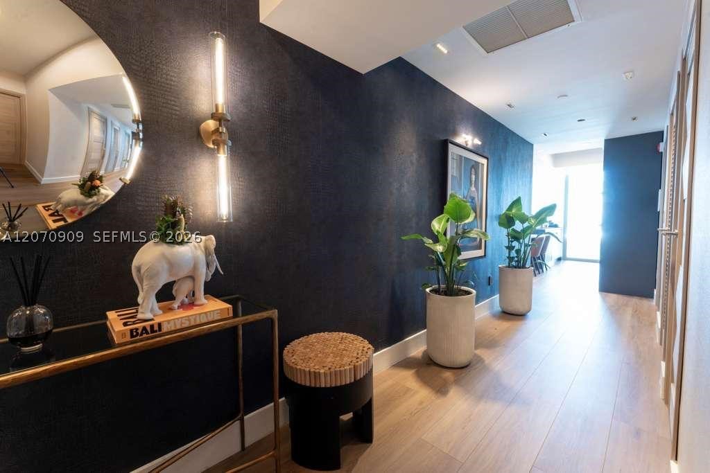 888 Biscayne Blvd #1509, Miami FL 33132