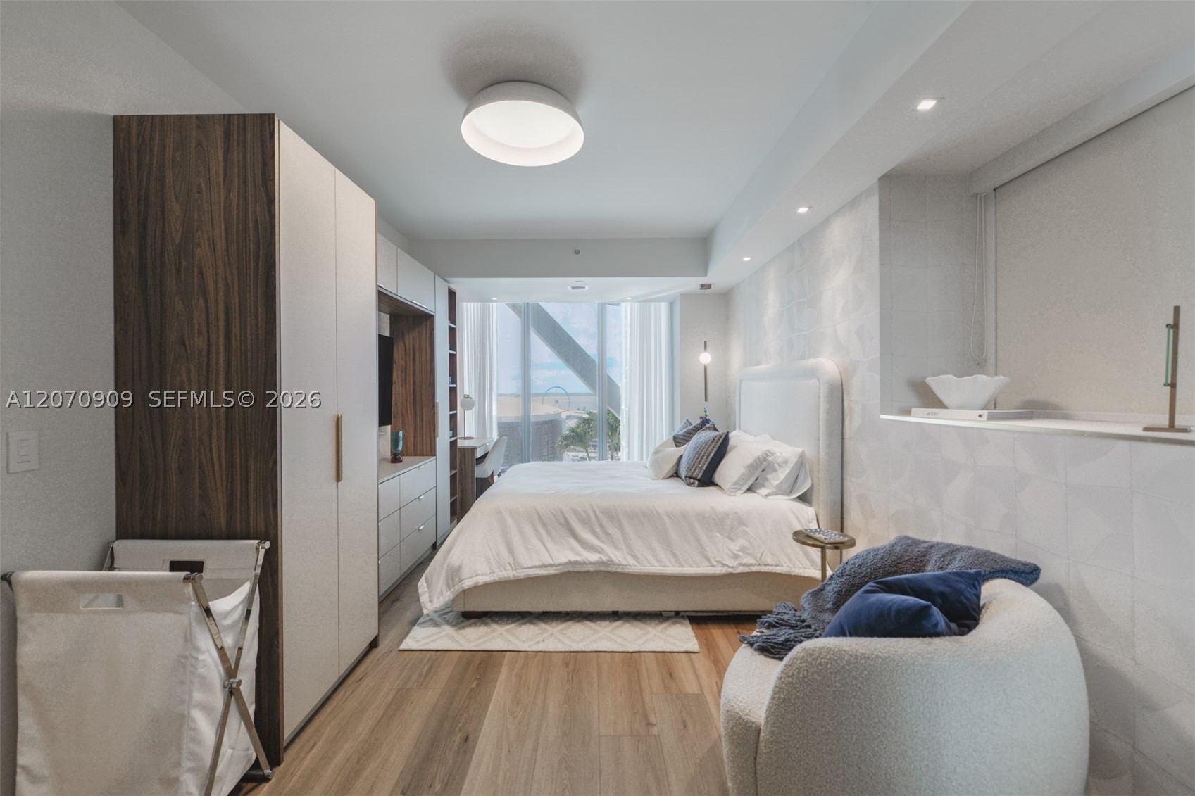 888 Biscayne Blvd #1509, Miami FL 33132