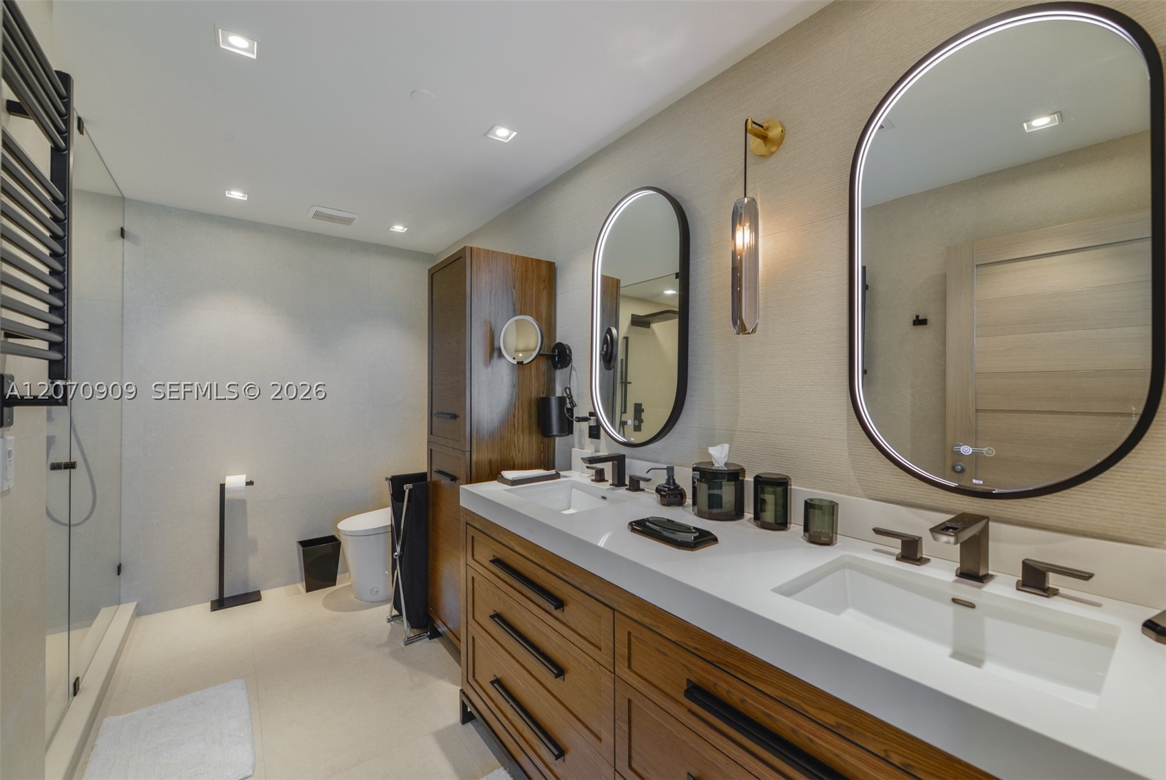 888 Biscayne Blvd #1509, Miami FL 33132