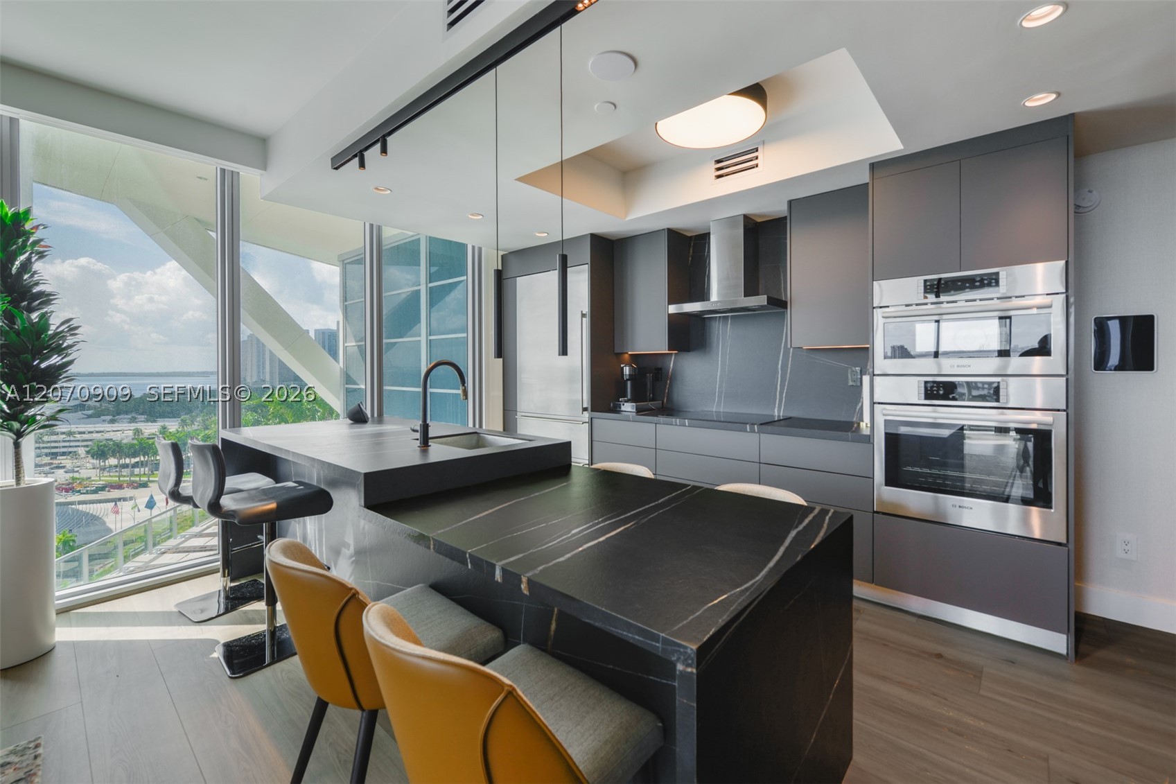 888 Biscayne Blvd #1509, Miami FL 33132