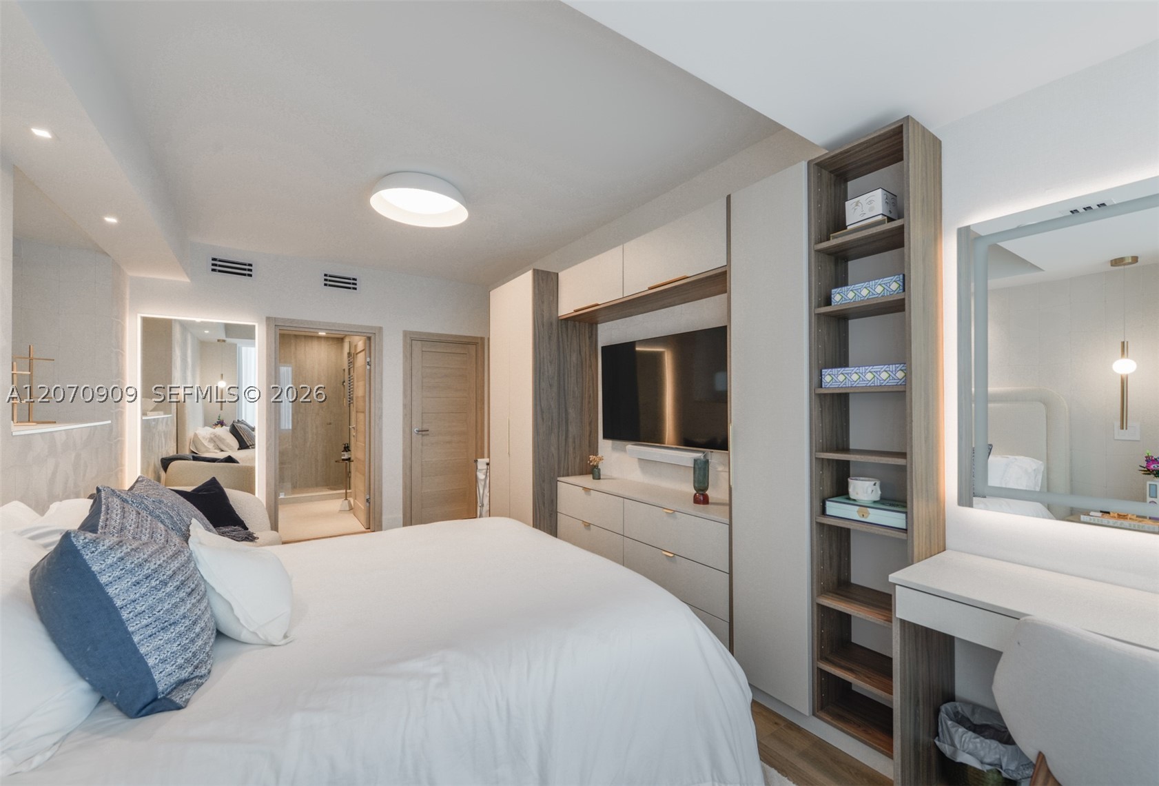 888 Biscayne Blvd #1509, Miami FL 33132