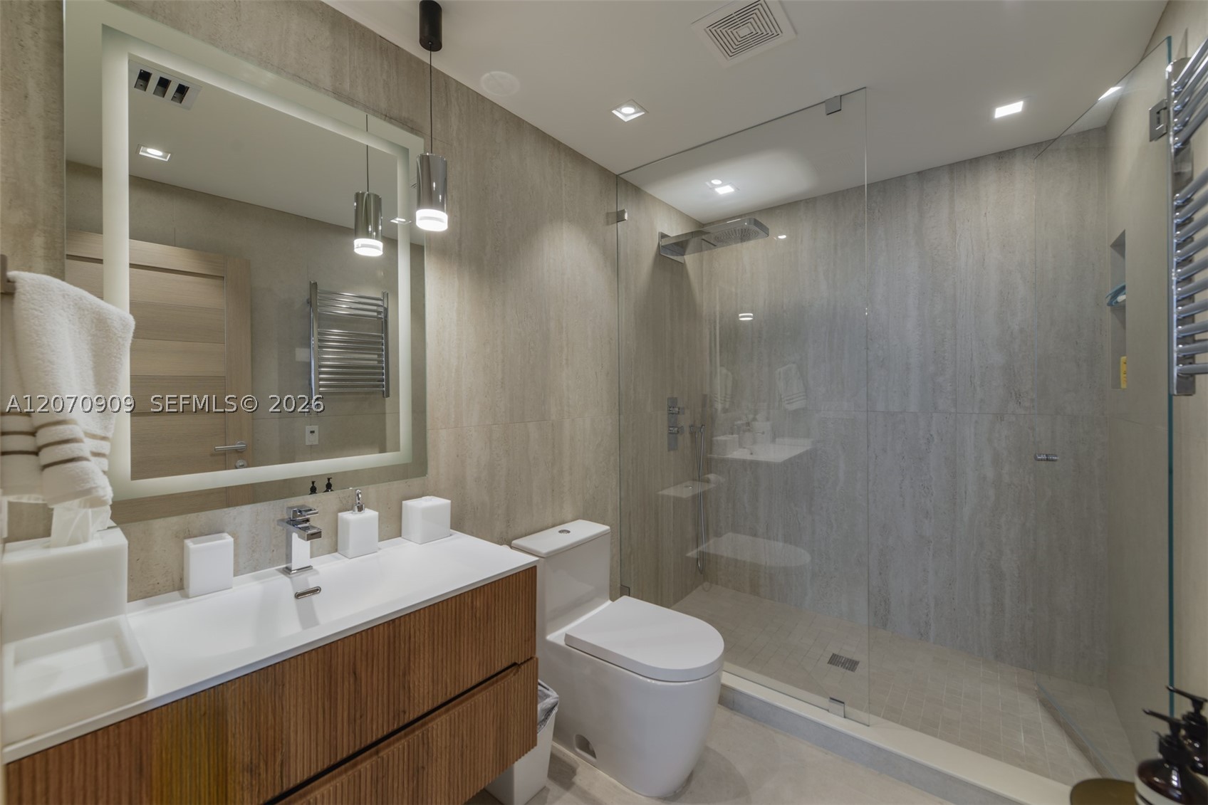 888 Biscayne Blvd #1509, Miami FL 33132