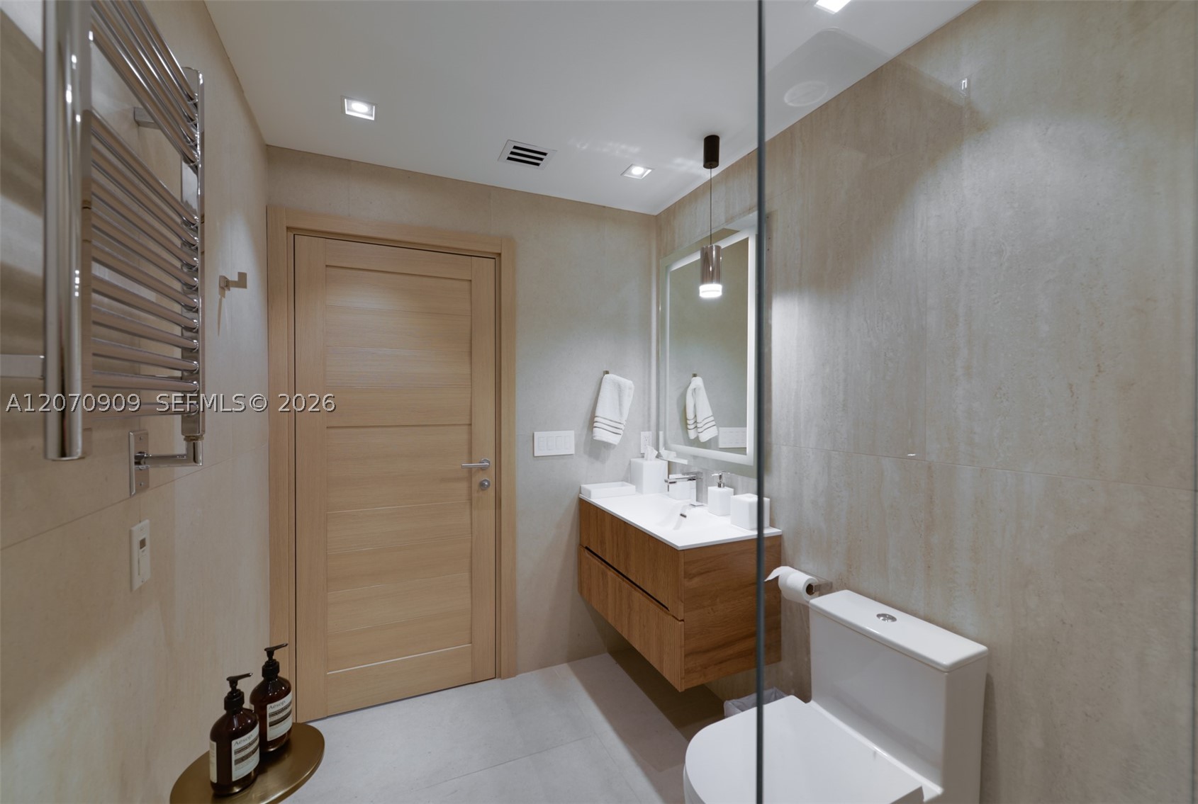 888 Biscayne Blvd #1509, Miami FL 33132