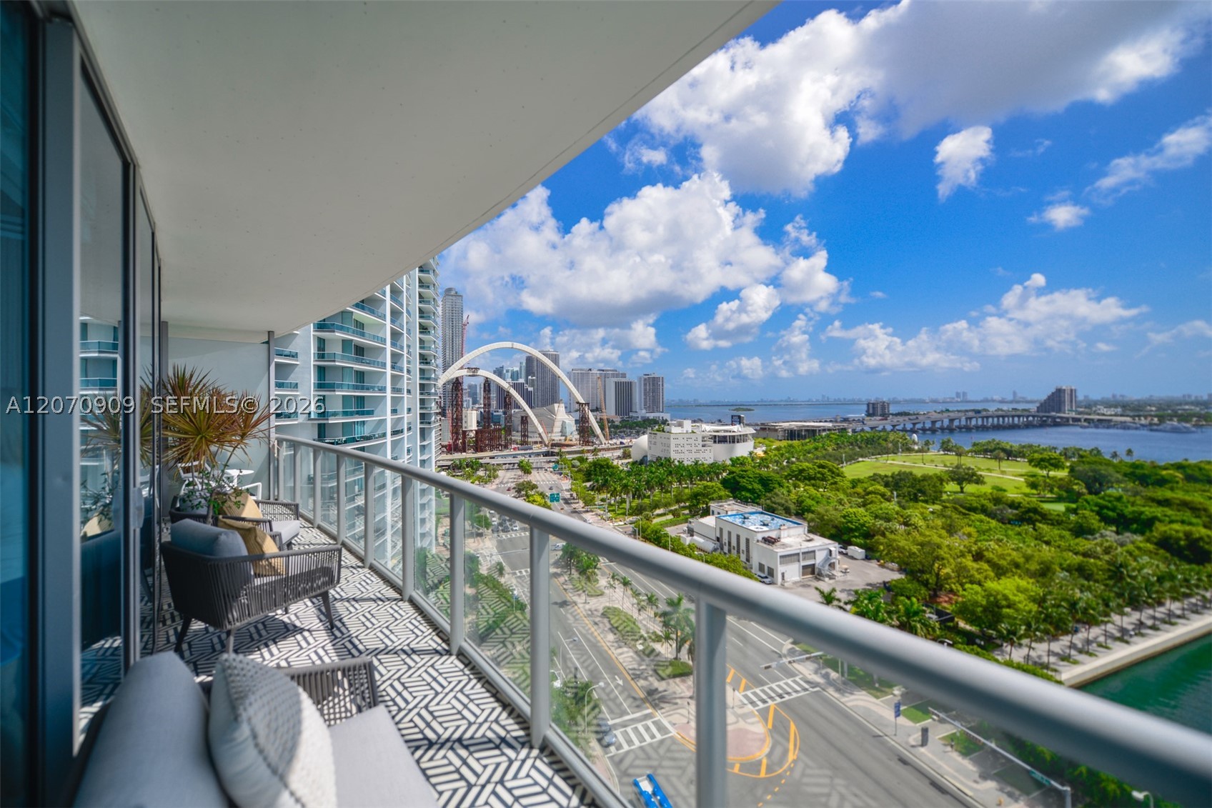 888 Biscayne Blvd #1509, Miami FL 33132