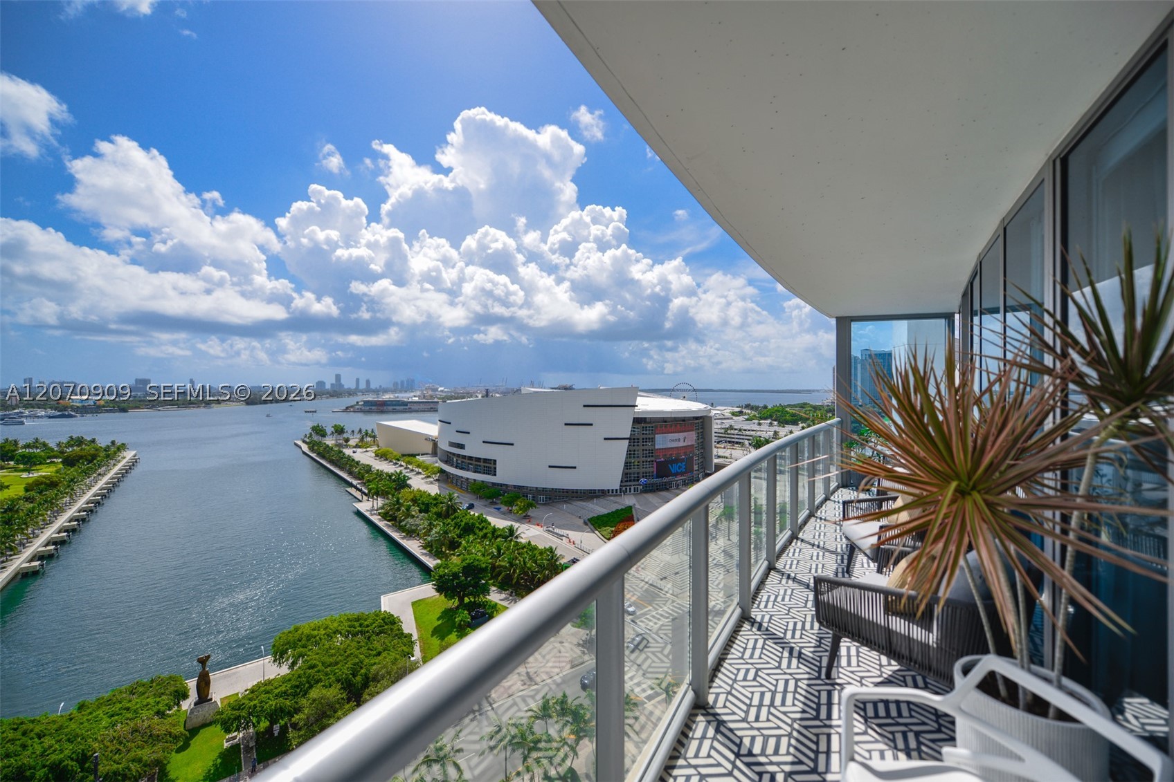 888 Biscayne Blvd #1509, Miami FL 33132