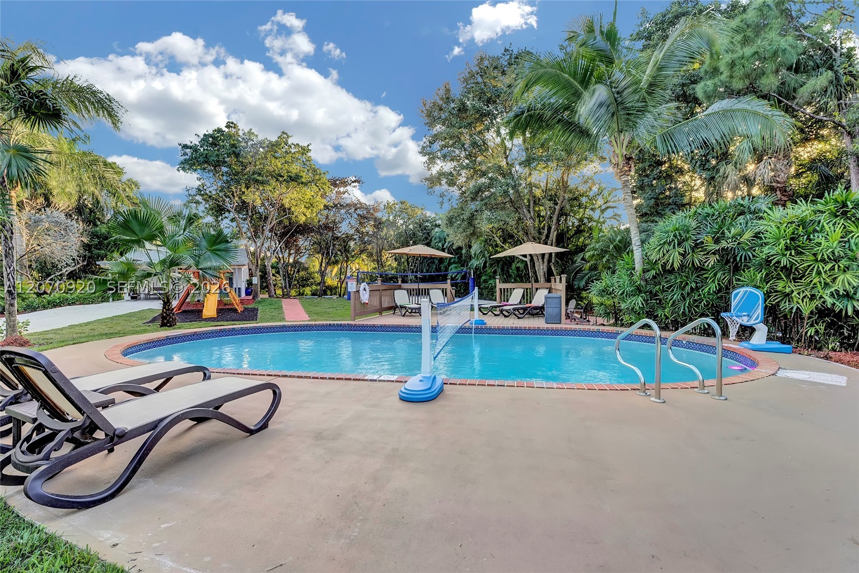 14330 SW 20th St, Davie FL 33325