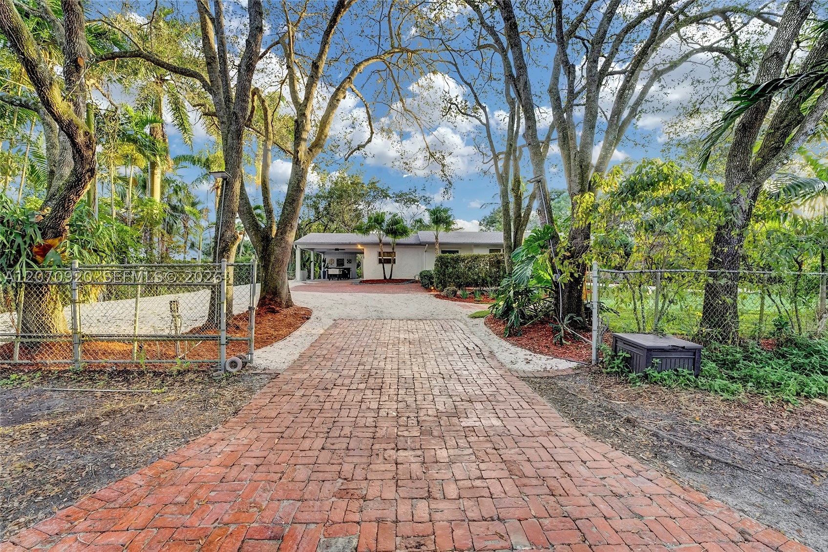 14330 SW 20th St, Davie FL 33325