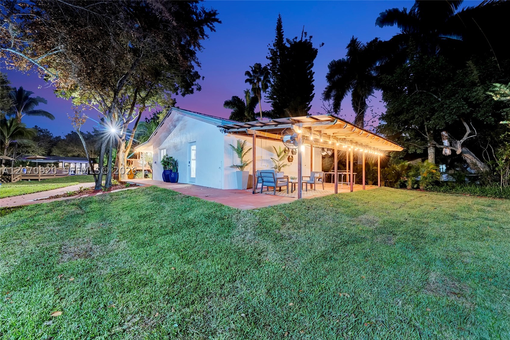 14330 SW 20th St, Davie FL 33325