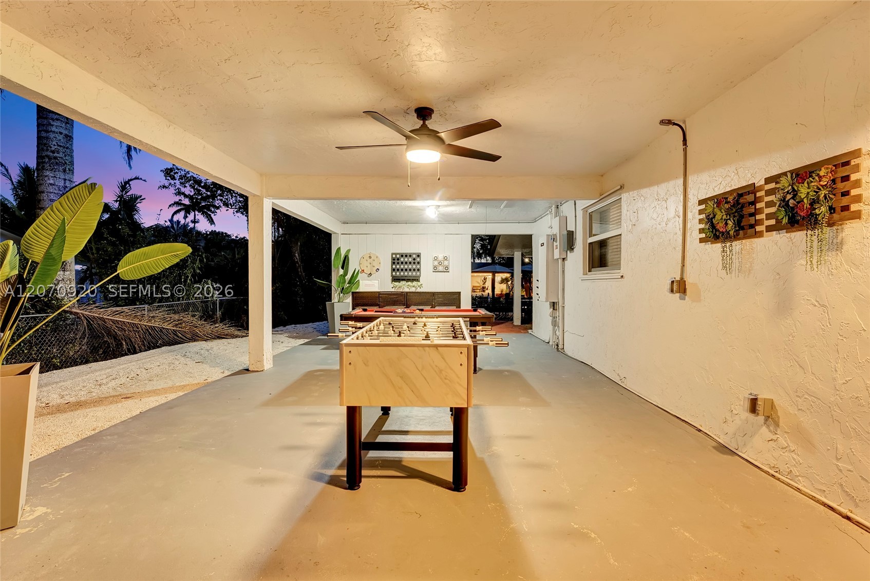 14330 SW 20th St, Davie FL 33325