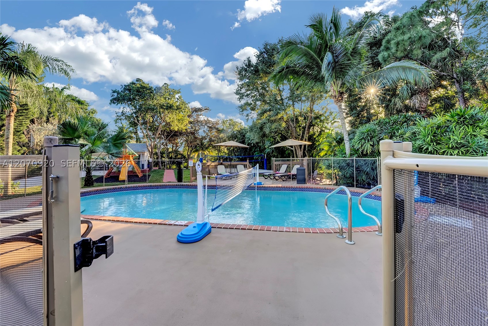 14330 SW 20th St, Davie FL 33325