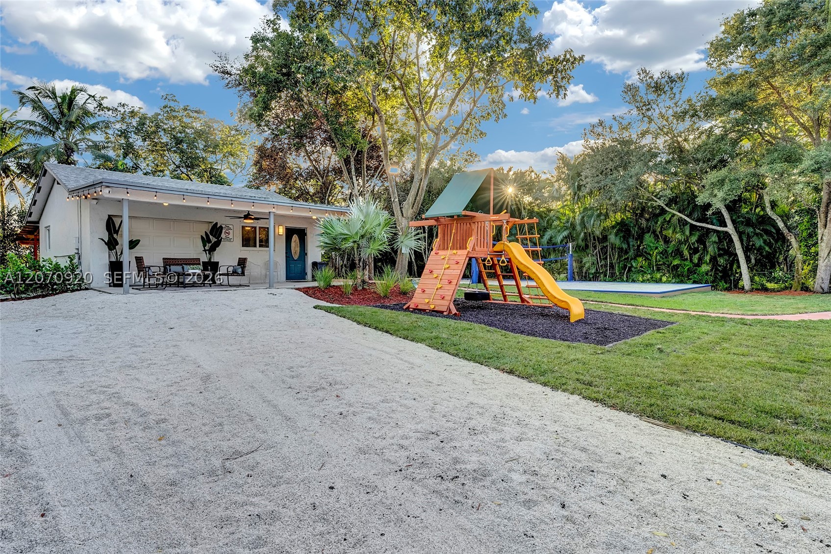 14330 SW 20th St, Davie FL 33325