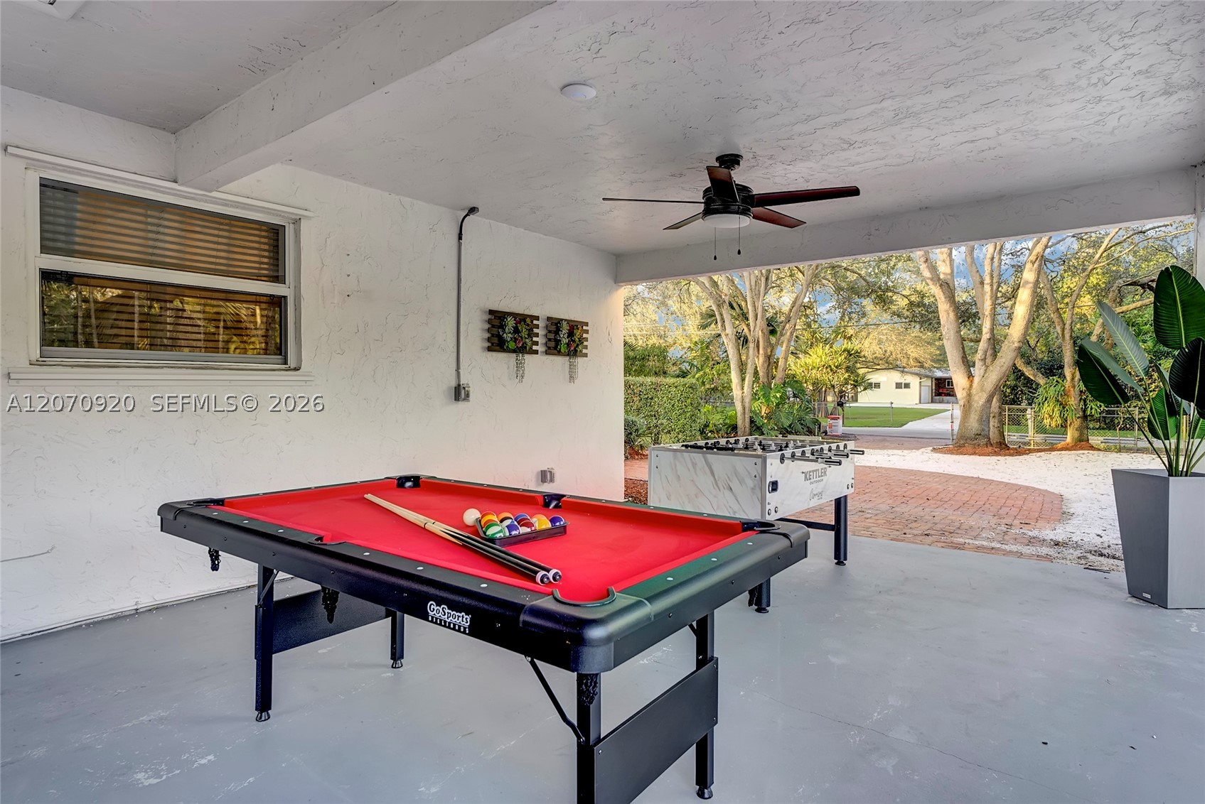 14330 SW 20th St, Davie FL 33325