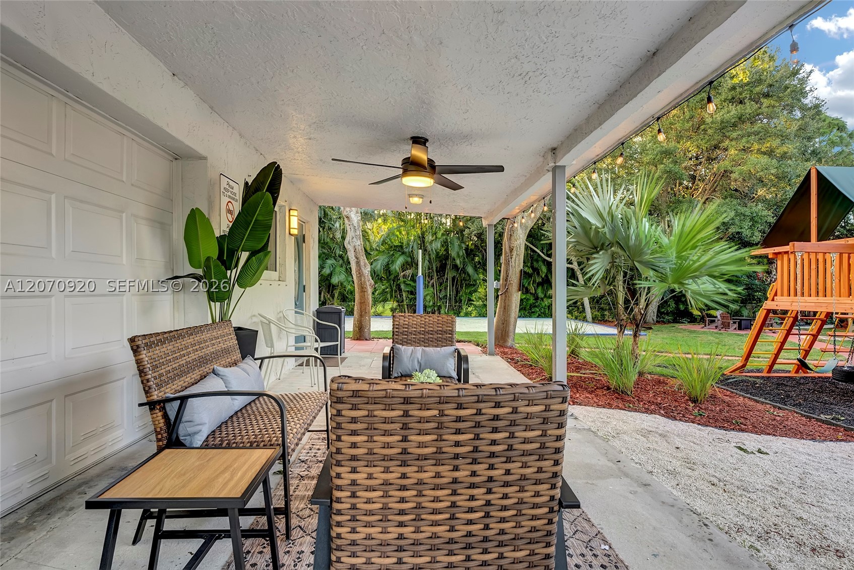 14330 SW 20th St, Davie FL 33325