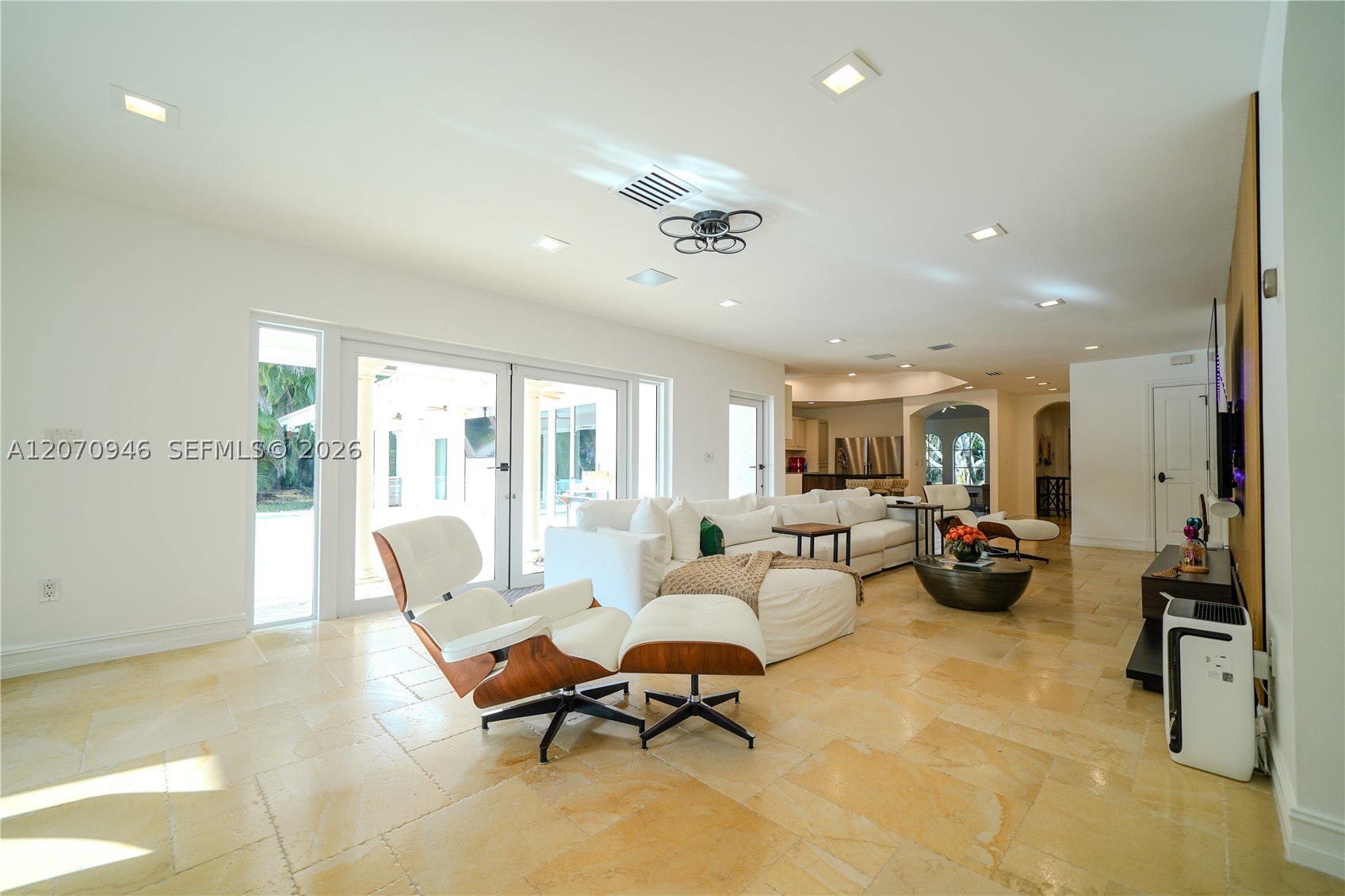 8134 Twin Lake Dr, Boca Raton FL 33496