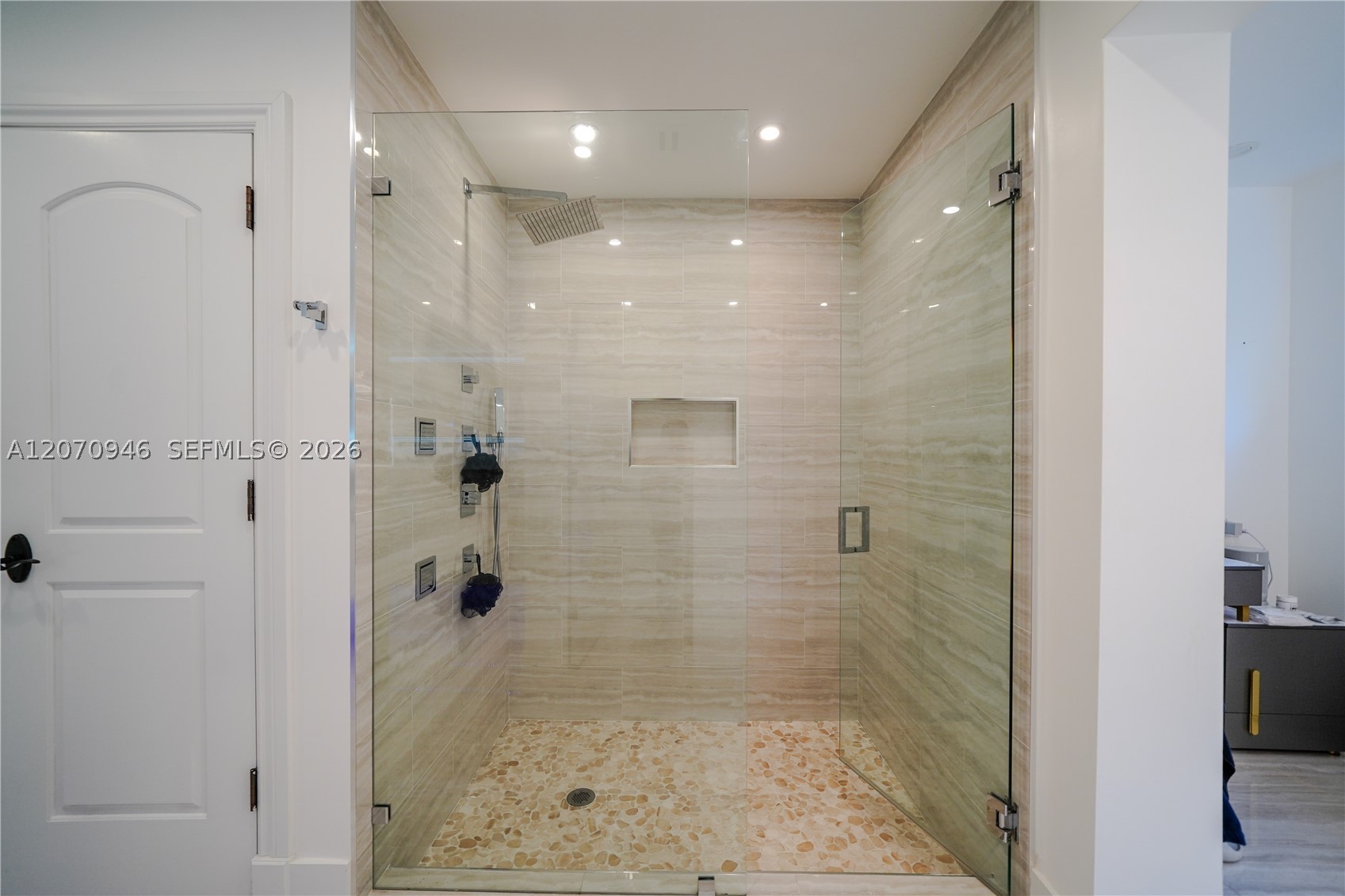 8134 Twin Lake Dr, Boca Raton FL 33496