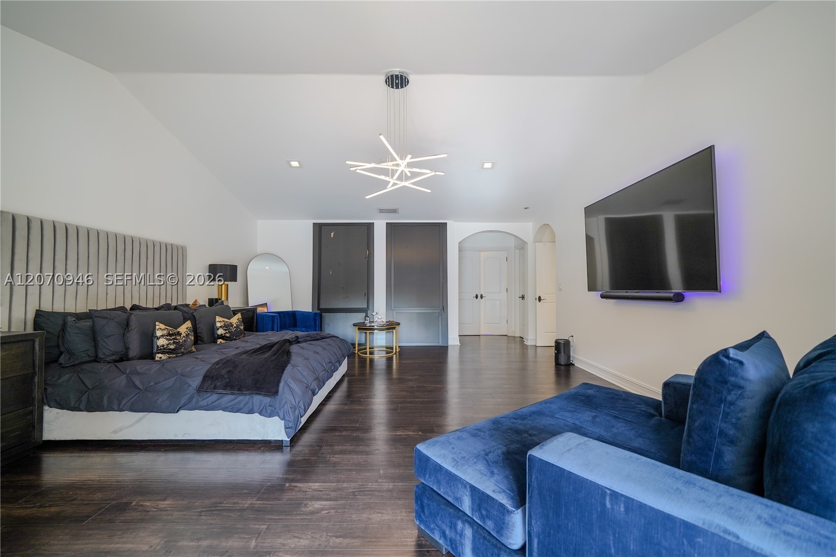 8134 Twin Lake Dr, Boca Raton FL 33496