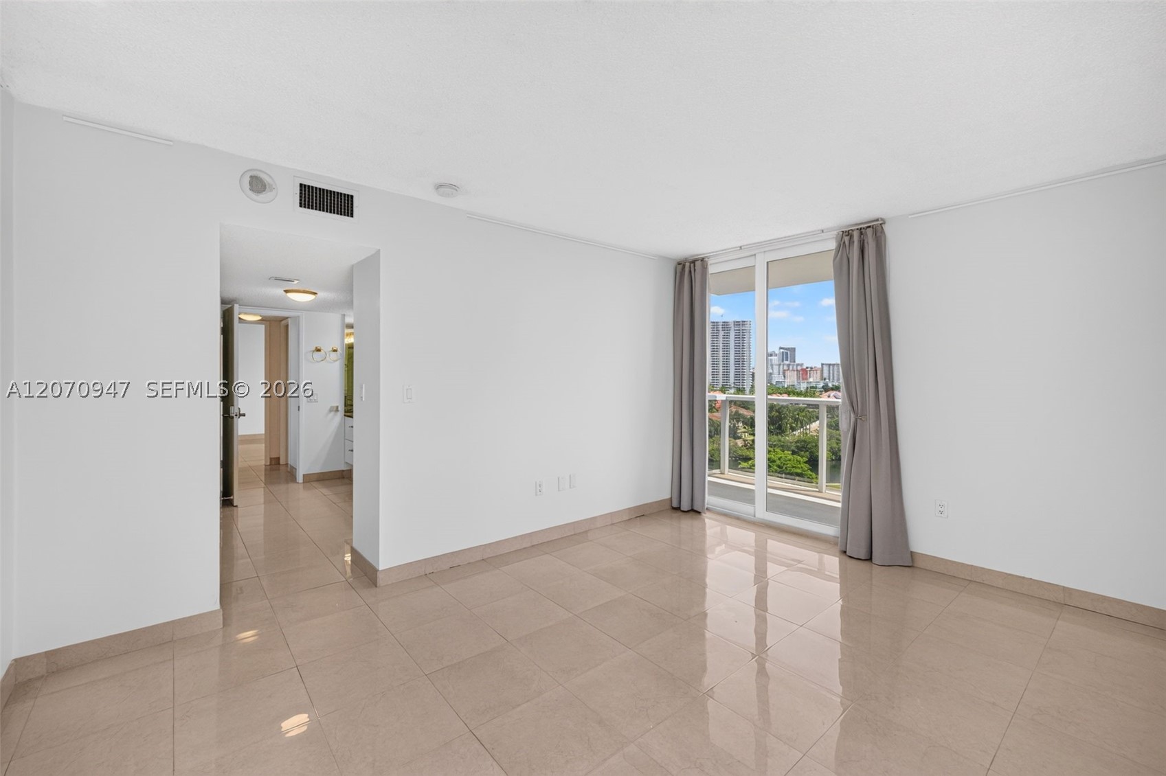 3731 N Country Club Dr #1023, Aventura FL 33180