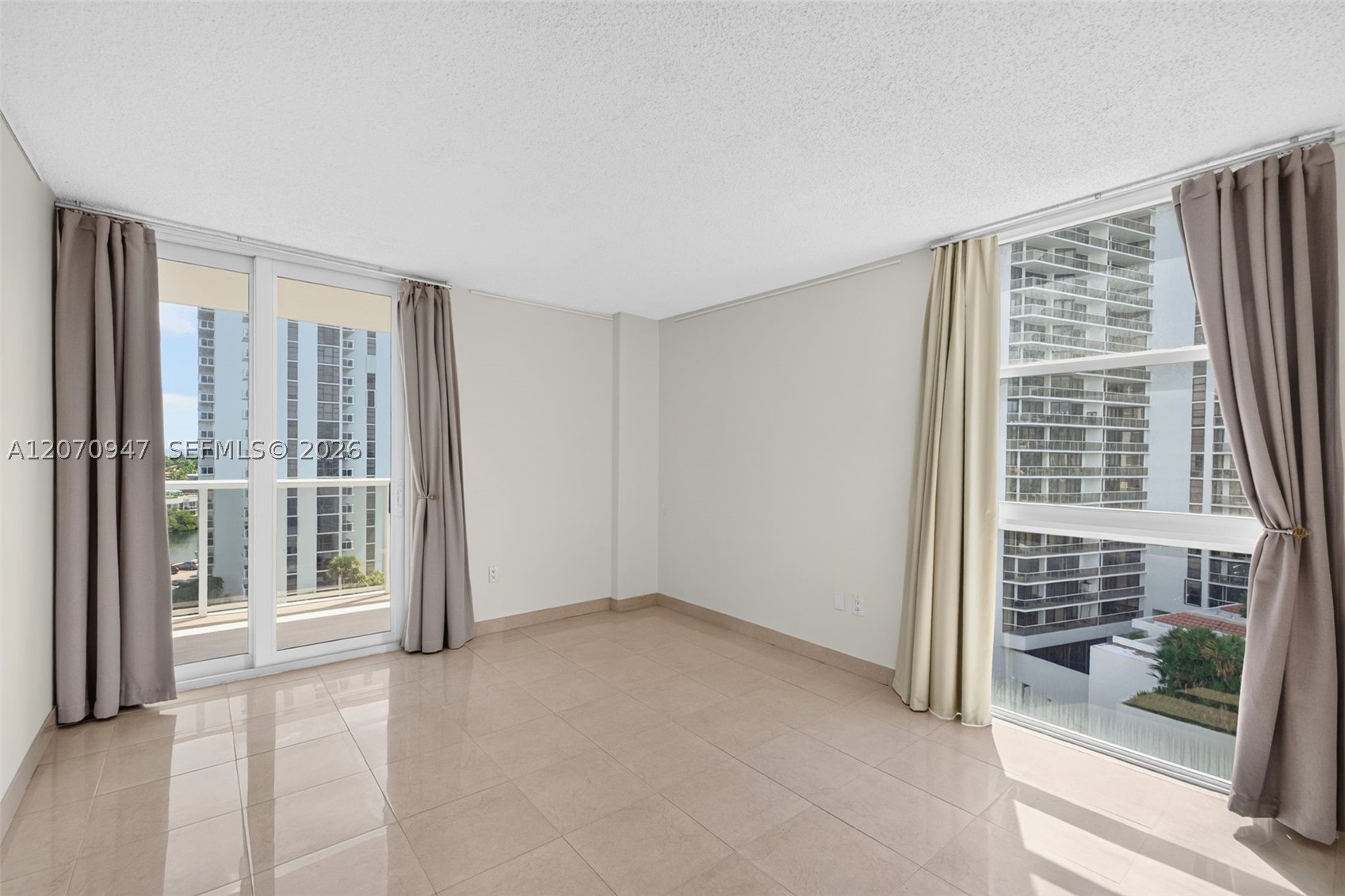 3731 N Country Club Dr #1023, Aventura FL 33180