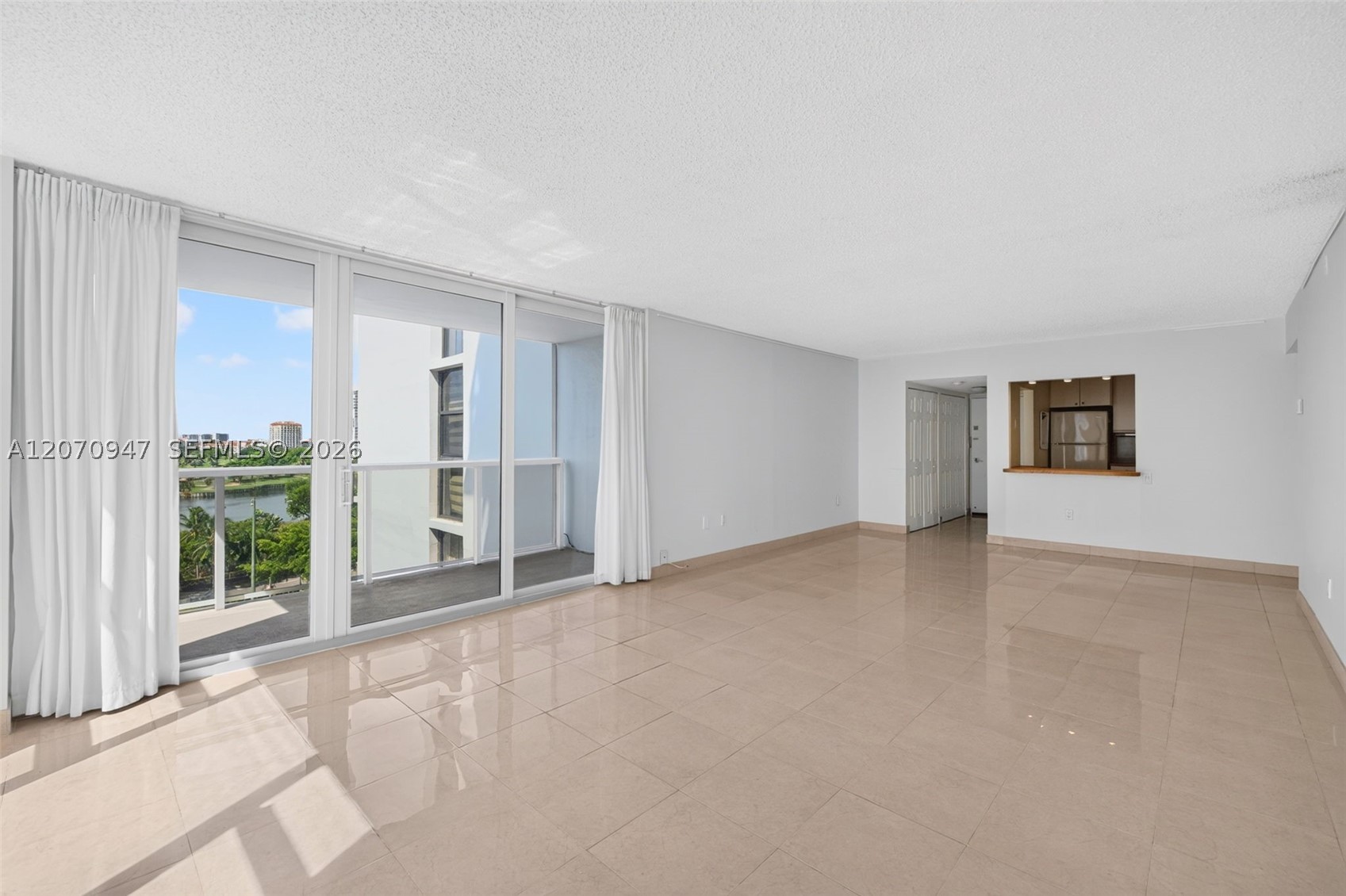 3731 N Country Club Dr #1023, Aventura FL 33180