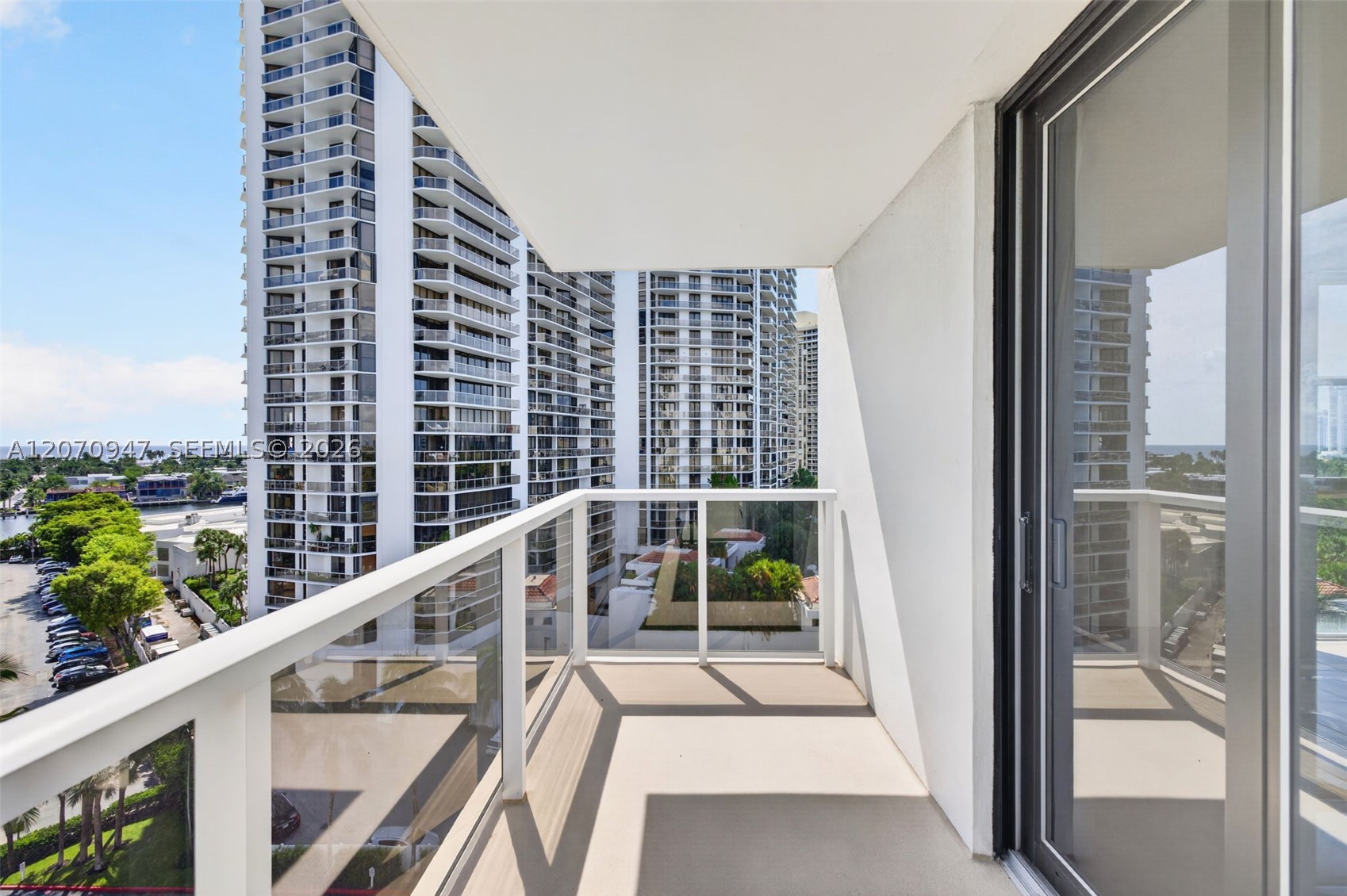 3731 N Country Club Dr #1023, Aventura FL 33180