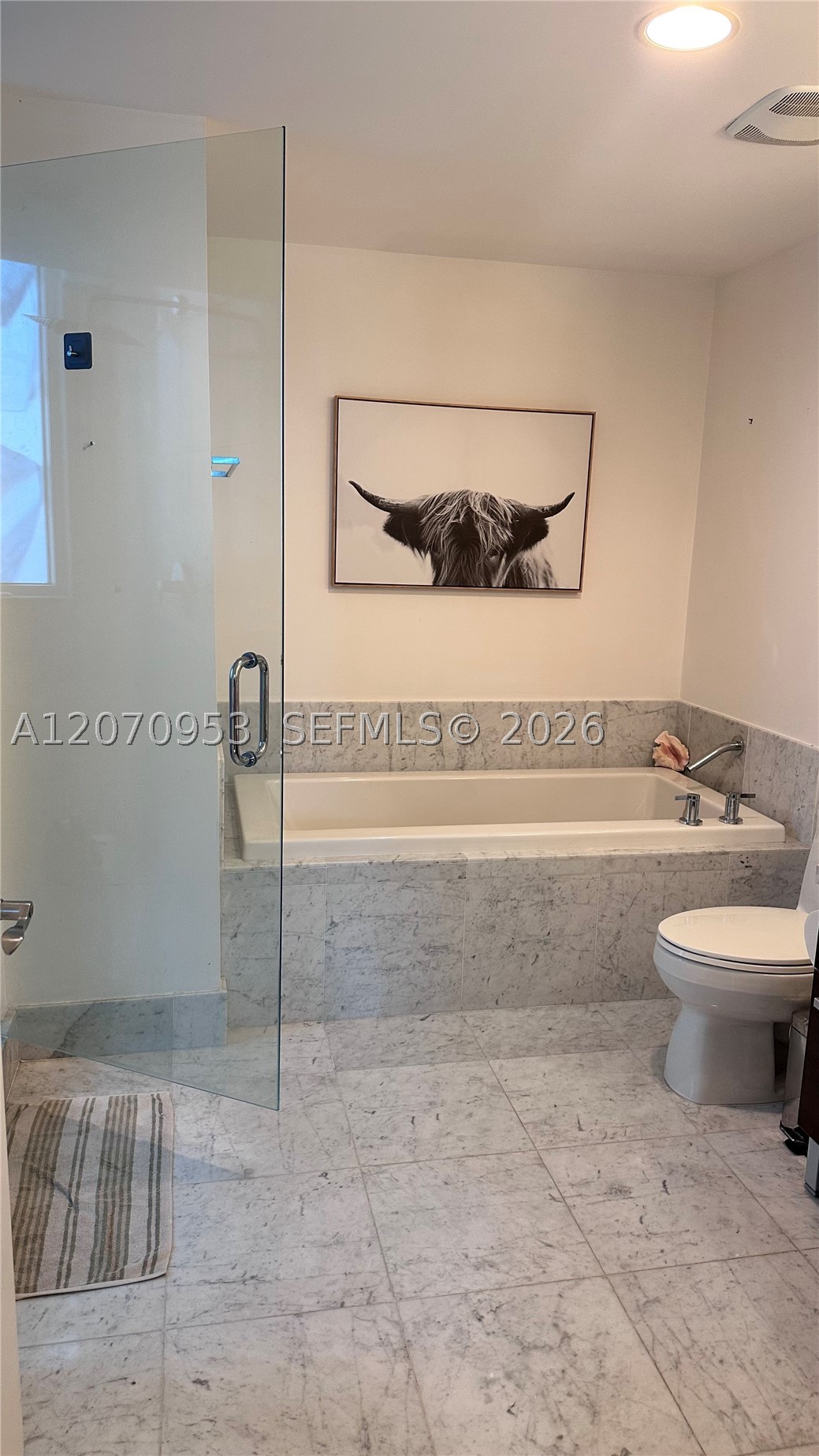 253 NE 2nd St #902, Miami FL 33132