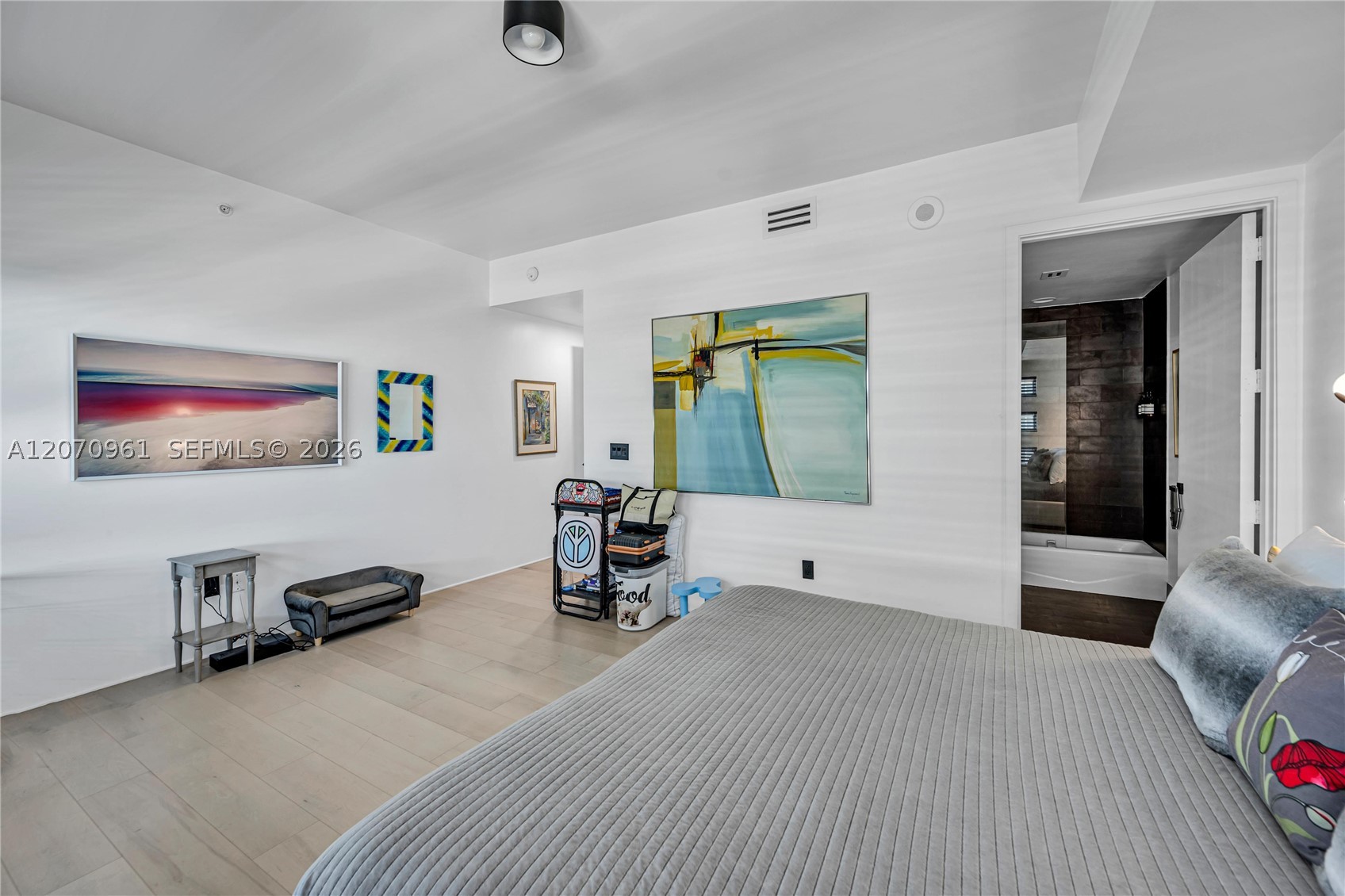 1040 Biscayne Blvd #2603, Miami FL 33132