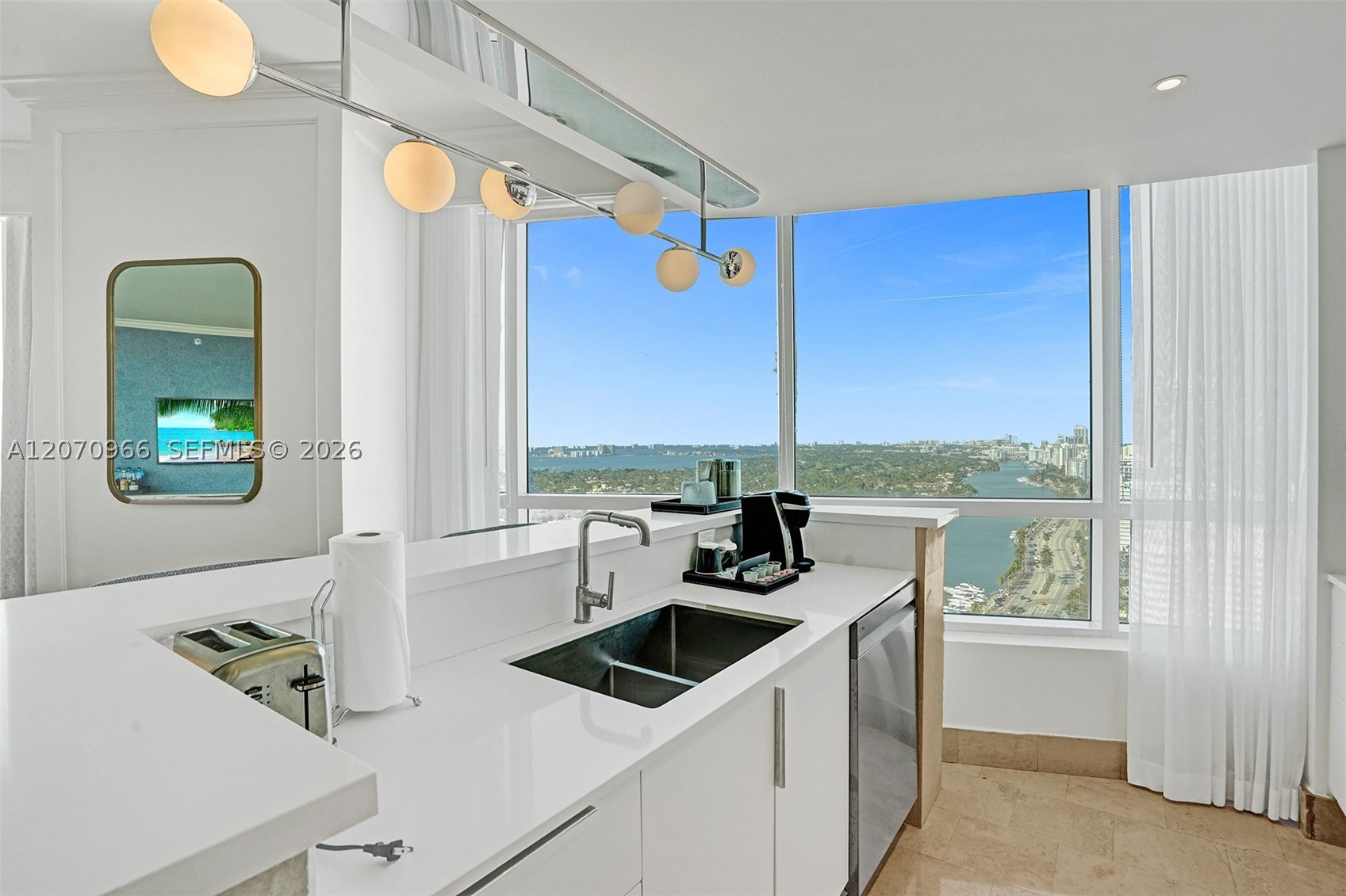 4401 Collins Ave #2915, Miami Beach FL 33140