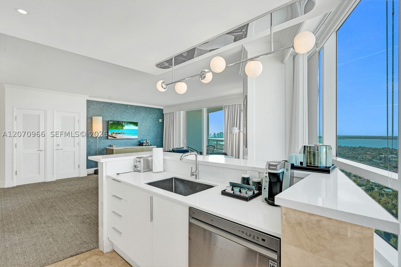 4401 Collins Ave #2915, Miami Beach FL 33140