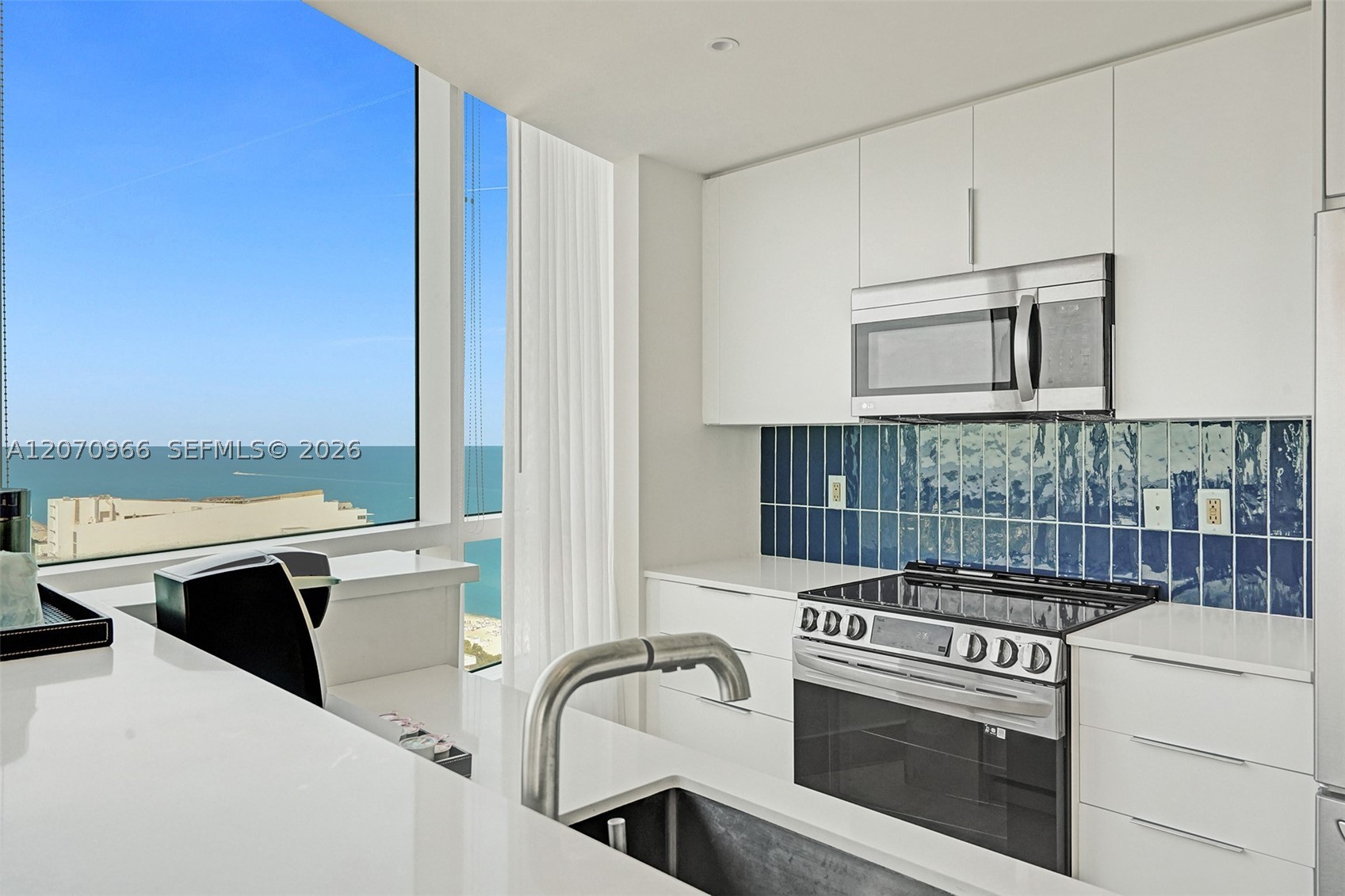 4401 Collins Ave #2915, Miami Beach FL 33140