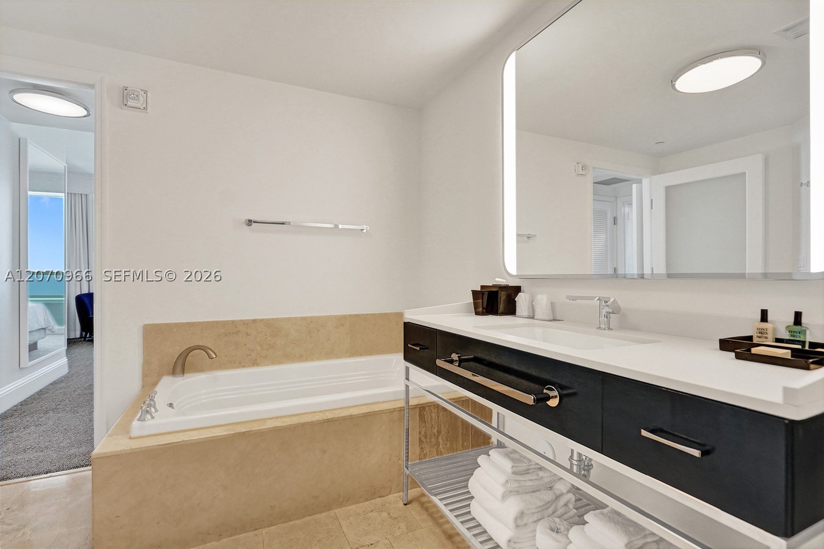 4401 Collins Ave #2915, Miami Beach FL 33140