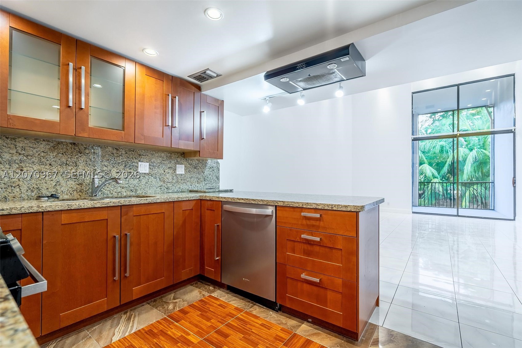 20347 W Country Club Dr #TH15, Aventura FL 33180