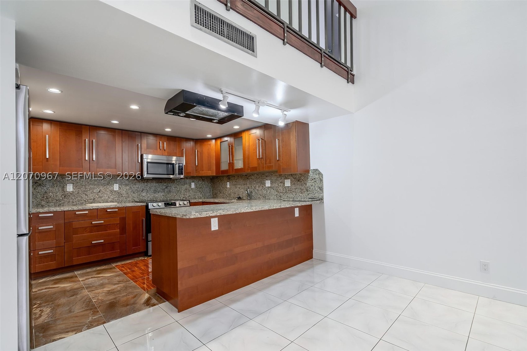 20347 W Country Club Dr #TH15, Aventura FL 33180