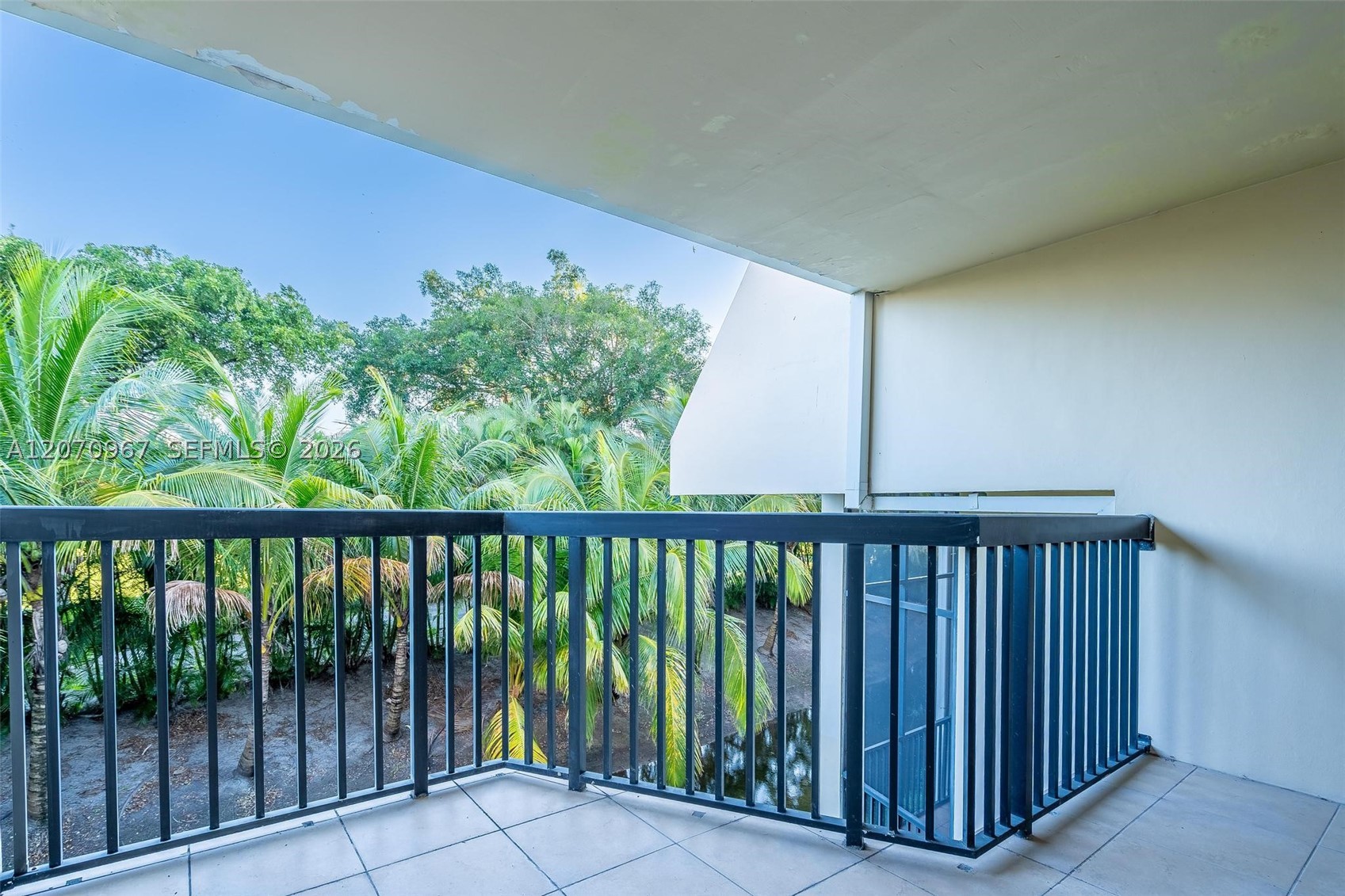 20347 W Country Club Dr #TH15, Aventura FL 33180