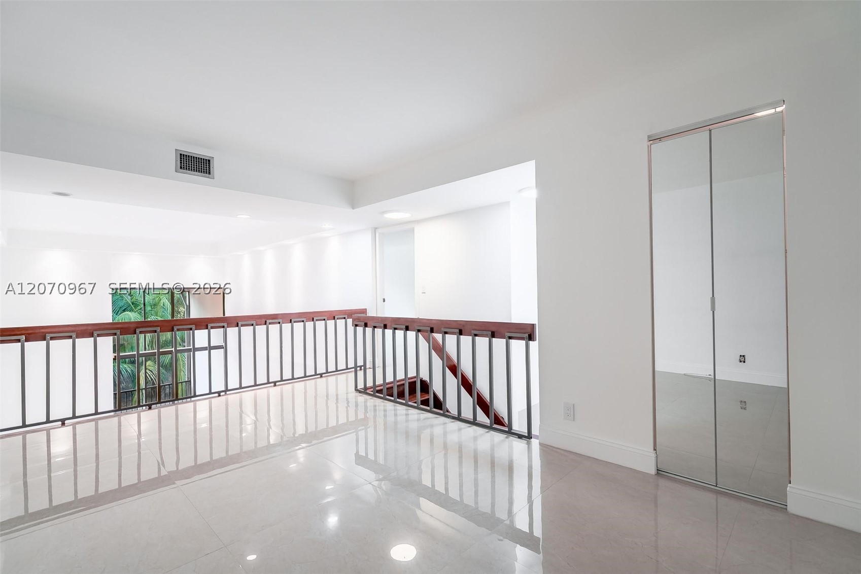 20347 W Country Club Dr #TH15, Aventura FL 33180