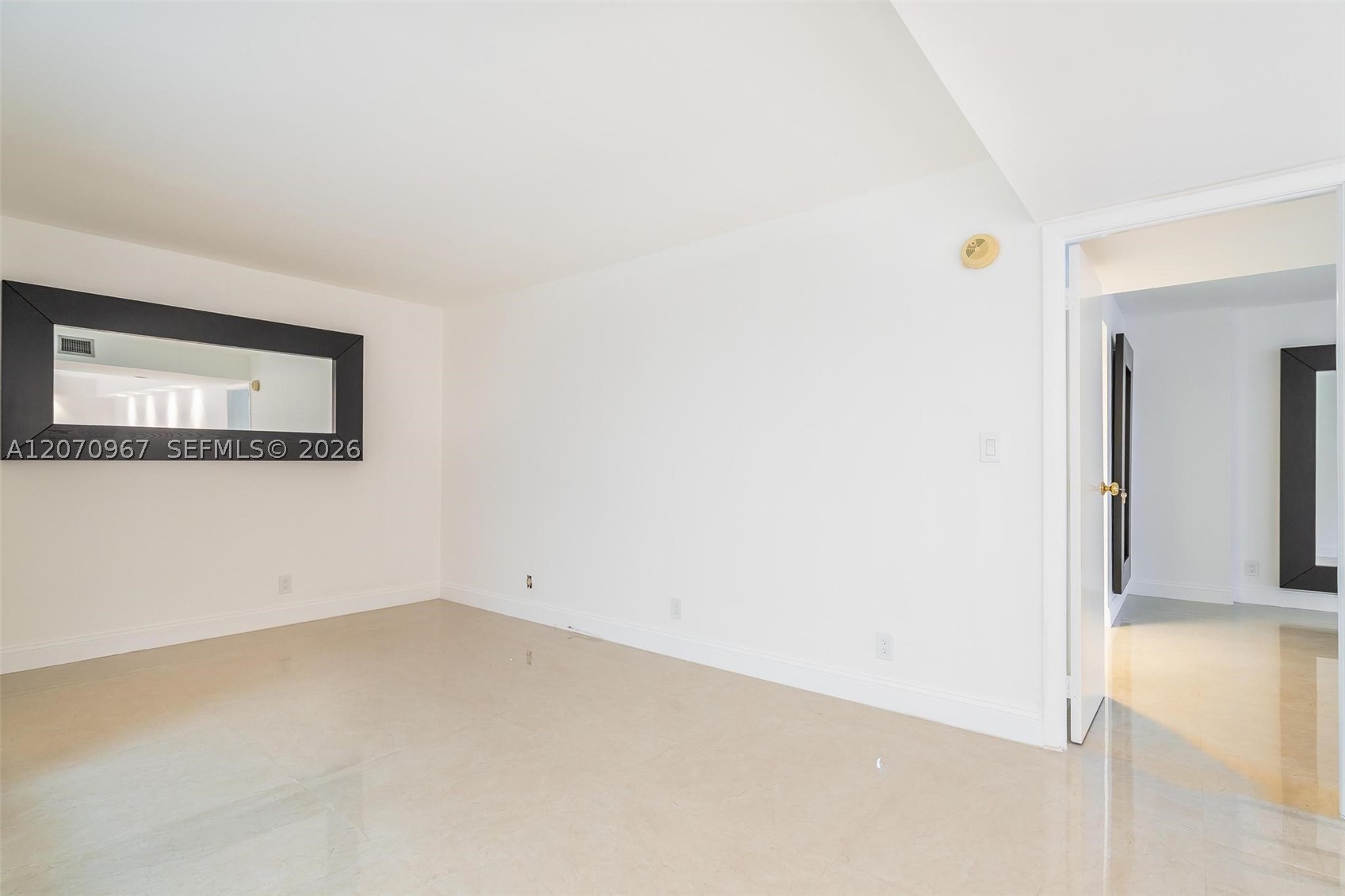 20347 W Country Club Dr #TH15, Aventura FL 33180
