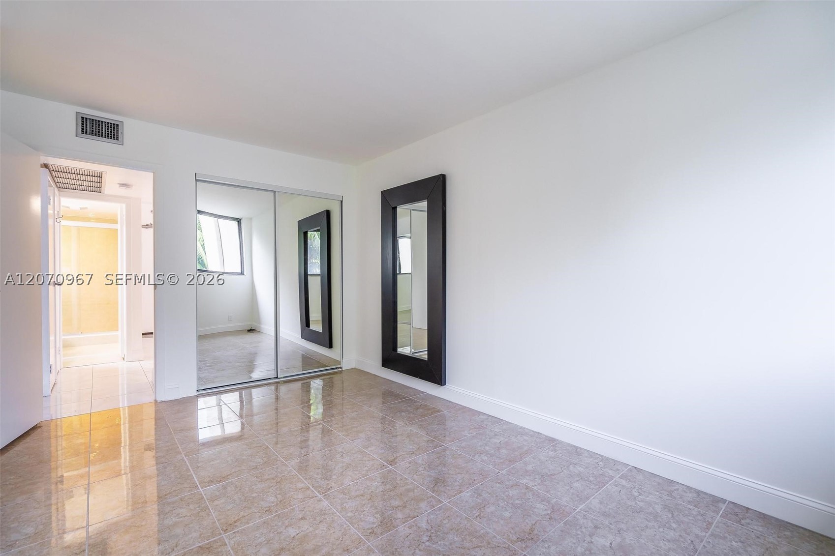 20347 W Country Club Dr #TH15, Aventura FL 33180