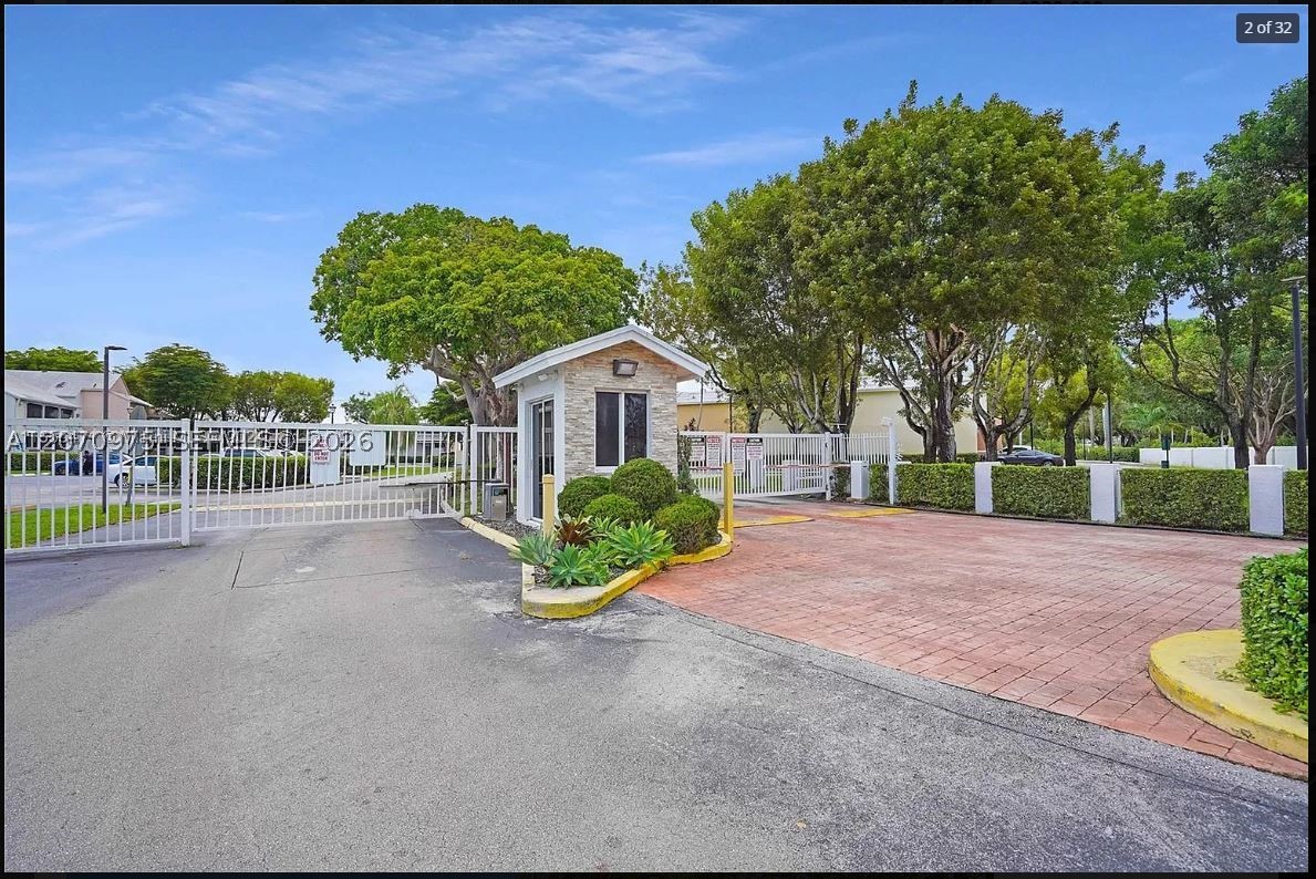 10521 Mahogany Key Cir #207, Miami FL 33196