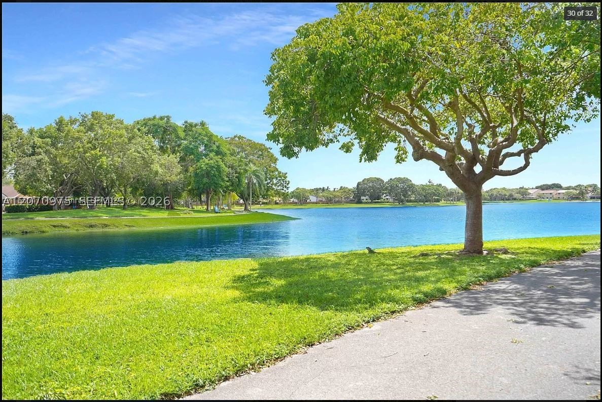 10521 Mahogany Key Cir #207, Miami FL 33196