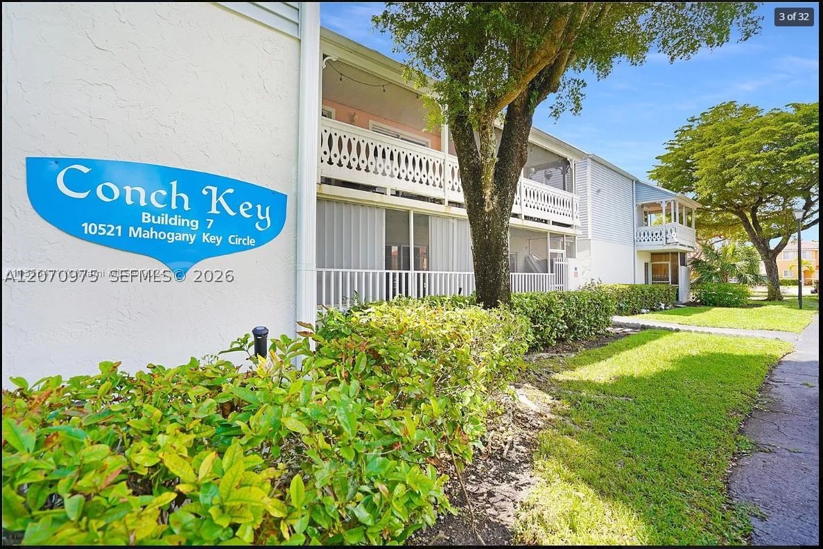 10521 Mahogany Key Cir #207, Miami FL 33196