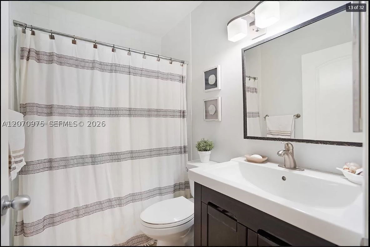 10521 Mahogany Key Cir #207, Miami FL 33196