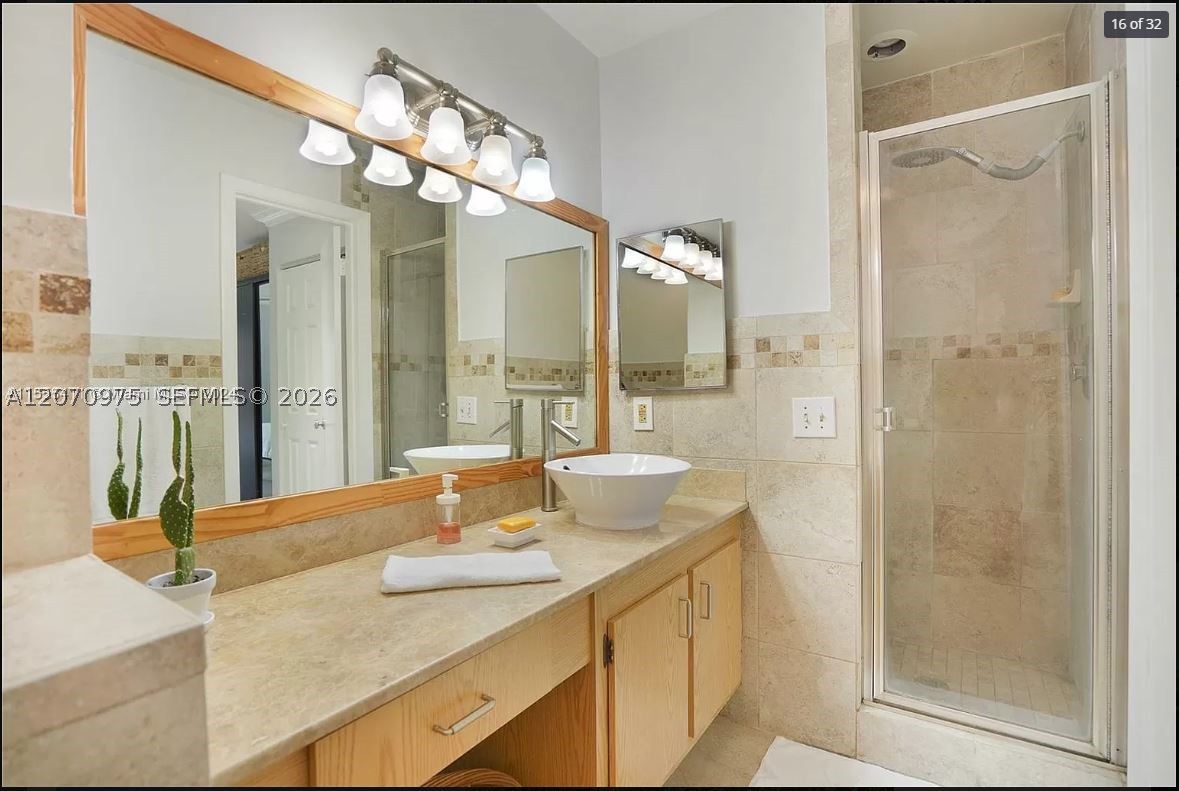10521 Mahogany Key Cir #207, Miami FL 33196